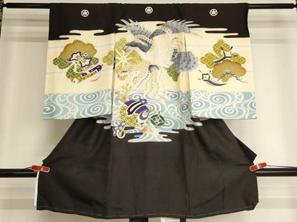 平和屋着物[]お宮参り　男の子　祝着　産着　初着　のしめ　駒刺繍　鷹　宝づくし文　金彩　逸品　AABK9211ja