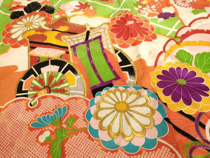 平和屋着物[]七五三　女の子　３歳　祝着　三つ身　刺繍　御所車花文　金糸　金彩　正絹　逸品　AABK9233ja