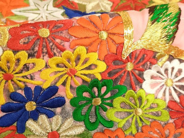 平和屋着物[]七五三　女の子　７歳　祝着　四つ身　総刺繍　駒刺繍　松　暈し染め　金銀糸　ふき綿仕立て　正絹　逸品　AABK9258ja