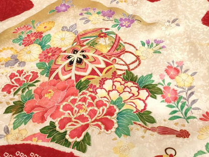 平和屋着物[]七五三 女の子 ７歳 祝着 四つ身 長襦袢(無双仕立て・半衿刺繍)セット 絞り 刺繍 花手毬文 金糸 金彩 逸品 AABK9266ja