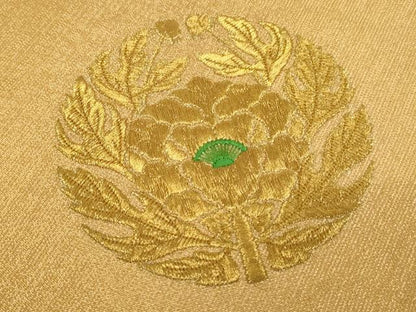 平和屋本店▼打敷　内敷2点セット　三角　金襴　抱き牡丹　法衣　寺院　仏具　仏教　僧侶　神職　装束　AABK9310ja