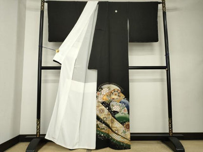 平和屋着物●谷崎潤一郎の世界　黒留袖　駒刺繍　正倉院鳳凰花文　金彩　正絹　逸品　AABK9348ck