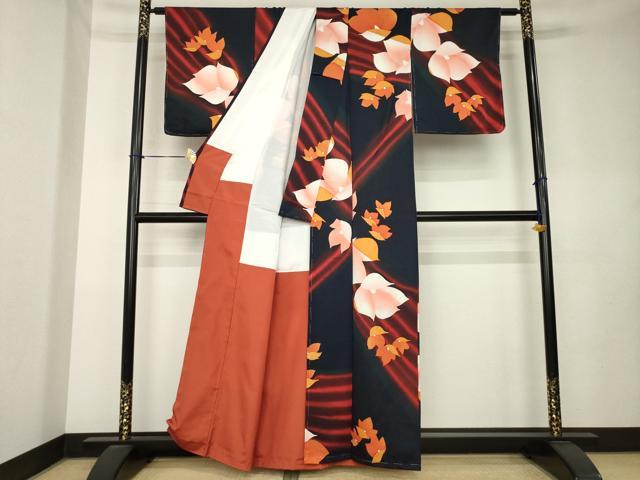 平和屋着物●上質な小紋　舞花文　黒地　正絹　逸品　AABK9396ck