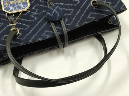 平和屋着物▼和装小物　和装バッグ　ハンドバッグ　トートバッグ　正藍つむぎ　紗綾型模様　くるみボタン　逸品　未使用　AABK9578ay