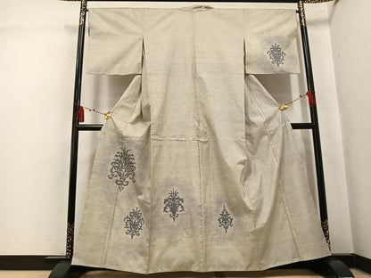 平和屋着物●訪問着　本場大島紬　白大島　7マルキ　舞花文　正絹　逸品　AABK9886ph