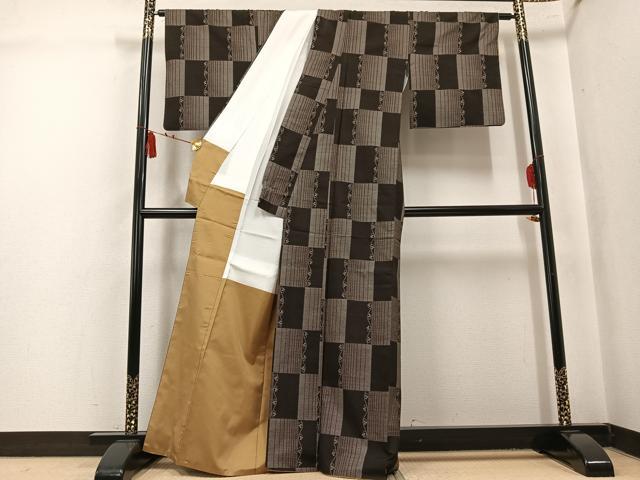平和屋着物●本場大島紬　9マルキ　市松文様　正絹　逸品　AABK9891ph