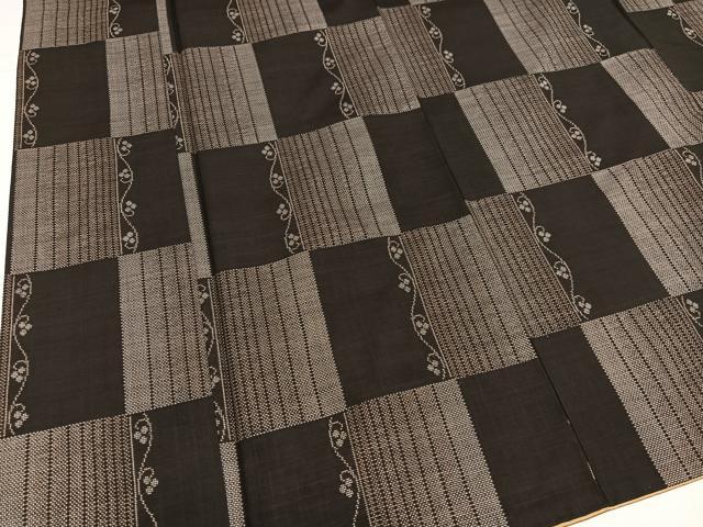 平和屋着物●本場大島紬　9マルキ　市松文様　正絹　逸品　AABK9891ph