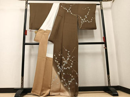 平和屋着物●訪問着　駒刺繍　葡萄蔦草文　暈し染め　金彩　正絹　逸品　AABK9916ph