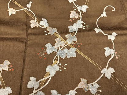 平和屋着物●訪問着　駒刺繍　葡萄蔦草文　暈し染め　金彩　正絹　逸品　AABK9916ph