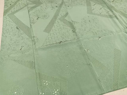 平和屋着物●上質な色無地　中国三大刺繍　スワトウ刺繍　汕頭刺繍　総刺繍　草花文　薄萌葱色　まるやま扱い 正絹 逸品 未使用 AABK9940ph