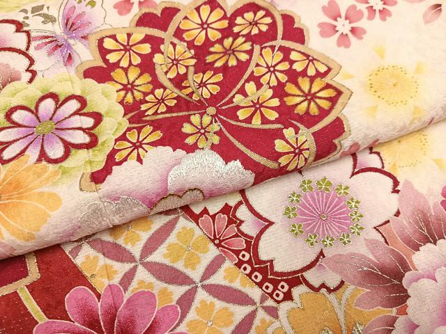 平和屋着物●豪華振袖　花蝶文　暈し染め　金銀彩　銀通し地　正絹　逸品　AABK9943ph