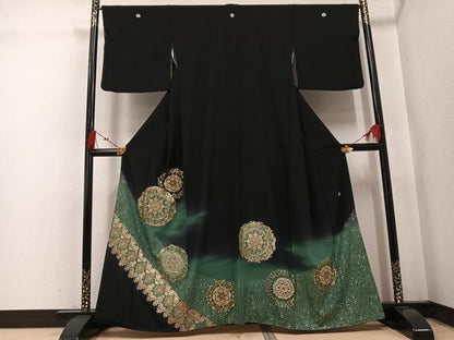 平和屋着物●豪華黒留袖　泰常　駒刺繍　花唐草文　暈し染め　金彩　正絹　逸品　AABK9963ph