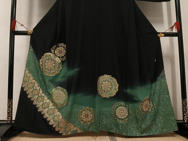 平和屋着物●豪華黒留袖　泰常　駒刺繍　花唐草文　暈し染め　金彩　正絹　逸品　AABK9963ph