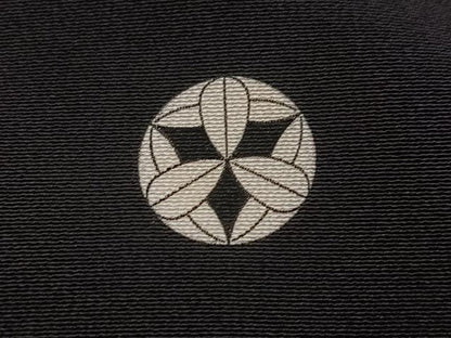 平和屋着物●豪華黒留袖　泰常　駒刺繍　花唐草文　暈し染め　金彩　正絹　逸品　AABK9963ph