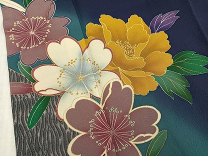 平和屋着物●豪華振袖　舞花文　暈し染め　金彩　正絹　逸品　AABK9990ph
