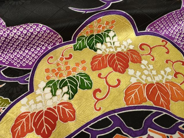 平和屋着物●豪華振袖　飛鶴吉祥松文　黒地　金彩　正絹　逸品　AABL0080ck