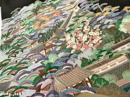 平和屋着物●豪華黒留袖　蘇州刺繍　作家物　渡り橋松竹梅風景文　正絹　逸品　AABL0102cs