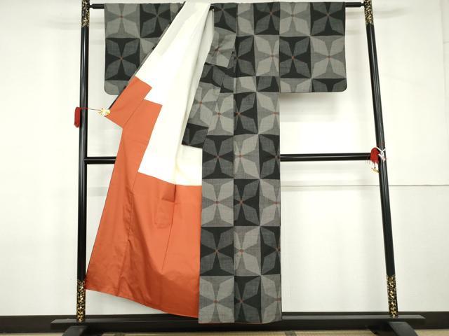 平和屋着物●本場大島紬　7マルキ　市松花文　正絹　逸品　AABL0121cs