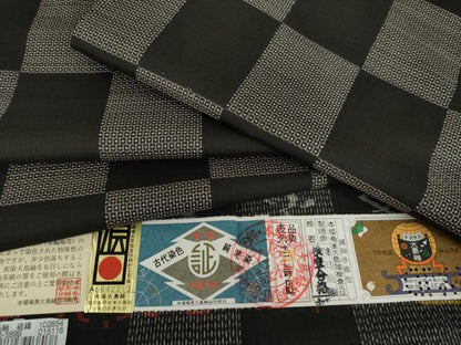 平和屋着物●本場大島紬　100亀甲　市松文様　深田兼徳作　証紙付き　正絹　逸品　AABL0147cs