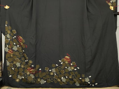 平和屋着物●豪華振袖　桜毬文　黒地　金彩　正絹　逸品　AABL0211cs