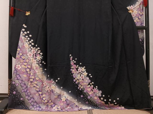 平和屋着物●豪華振袖　舞花文　暈し染め　黒地　金彩　京都きもの友禅扱い　正絹　逸品　AABL0631ph