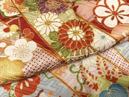 平和屋着物●創業460年・千總　振袖　駒刺繍　吉祥花宝尽くし　金彩　正絹　逸品　AABL0632ph