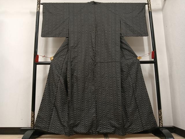 平和屋着物●本場大島紬　流水文　正絹　逸品　AABL0648ph