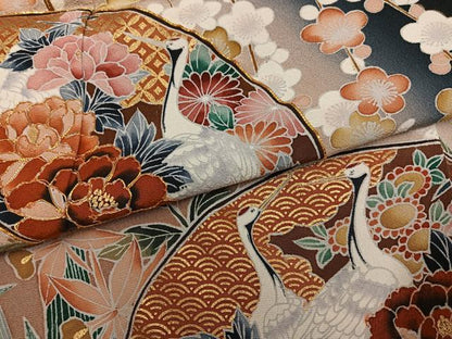 平和屋着物●豪華黒留袖　作家物　駒刺繍　地紙群鶴花文　暈し染め　金彩　正絹　逸品　未使用　AABL0748ph