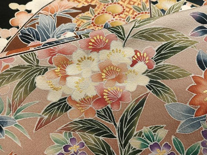 平和屋着物●豪華黒留袖　作家物　駒刺繍　地紙群鶴花文　暈し染め　金彩　正絹　逸品　未使用　AABL0748ph