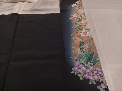 平和屋着物●豪華黒留袖　作家物　駒刺繍　地紙群鶴花文　暈し染め　金彩　正絹　逸品　未使用　AABL0748ph