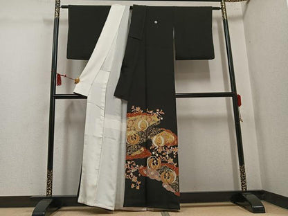 平和屋着物●創業460年・千總　黒留袖　駒刺繍　鳳凰更紗文　金彩　正絹　逸品　AABL0749ph