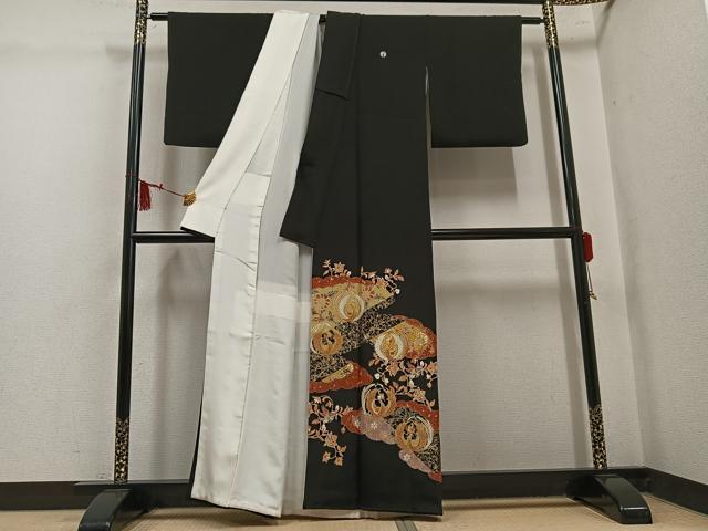 平和屋着物●創業460年・千總　黒留袖　駒刺繍　鳳凰更紗文　金彩　正絹　逸品　AABL0749ph