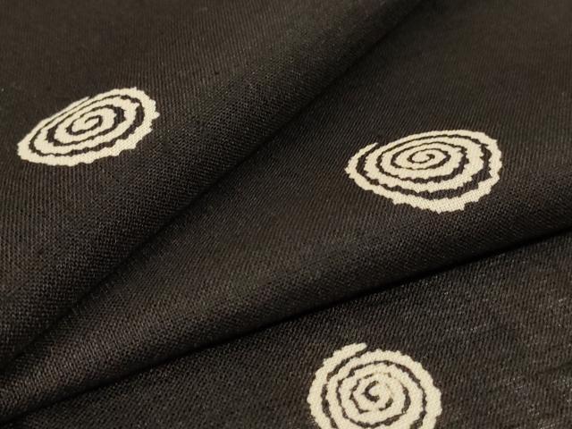 平和屋着物＊夏物　小紋　紗紬　渦　黒地　正絹　逸品　AABL0806jd