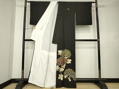平和屋着物●豪華黒留袖　駒刺繍　菊　金彩　正絹　逸品　AABL0895ck