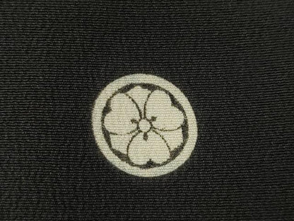 平和屋着物●豪華黒留袖　駒刺繍　菊　金彩　正絹　逸品　AABL0895ck