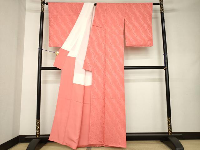 平和屋着物●上質な色無地　草花地紋　甚三紅色　正絹　逸品　未使用　AABL0943ck