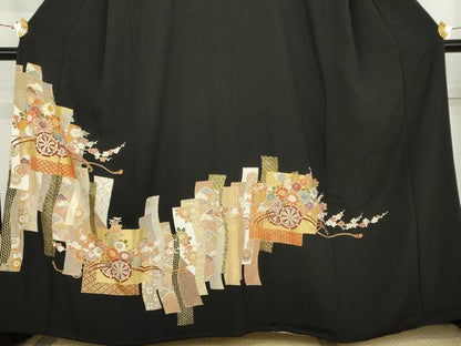 平和屋着物●創業460年・千總　黒留袖　駒刺繍　花車文　金彩　正絹　逸品　AABL1021cs