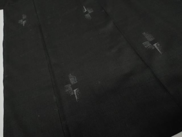 平和屋着物●本場結城紬　重要無形文化財　100亀甲　飛び亀甲　抽象文様　黒地　正絹　逸品　AABL1063cs