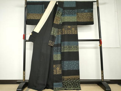 平和屋着物●上質な紬　吉祥横段文　黒地　正絹　逸品　AABL1152cs