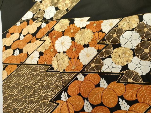 平和屋本店●銀座きしや　黒留袖　総刺繍　駒刺繍　梅松菊桐松皮取文様　金糸　共箱・たとう紙付き　正絹　逸品　AABL1156cs
