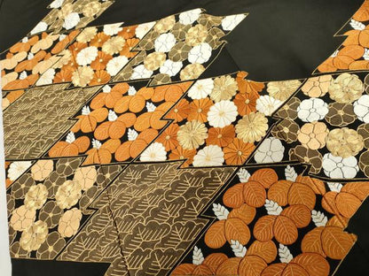 平和屋本店●銀座きしや　黒留袖　総刺繍　駒刺繍　梅松菊桐松皮取文様　金糸　共箱・たとう紙付き　正絹　逸品　AABL1156cs