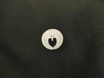 平和屋本店●銀座きしや　黒留袖　総刺繍　駒刺繍　梅松菊桐松皮取文様　金糸　共箱・たとう紙付き　正絹　逸品　AABL1156cs