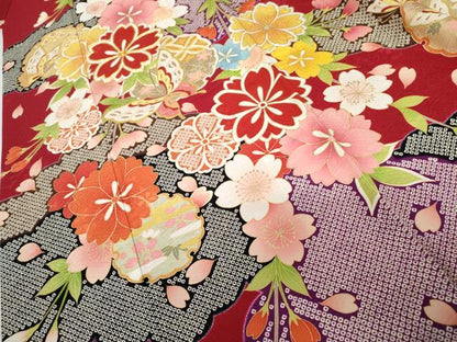 平和屋着物●豪華振袖　駒刺繍　雪輪花蝶文　正絹　逸品　AABL1173cs