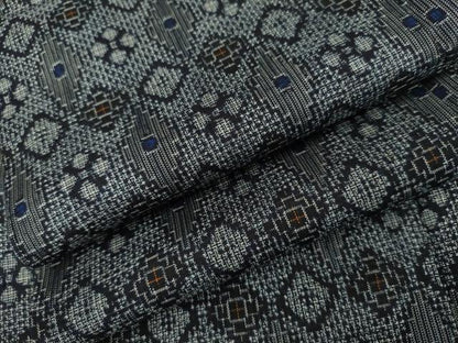平和屋着物●本場大島紬　割込み絣　花菱文　正絹　逸品　AABL1183cs