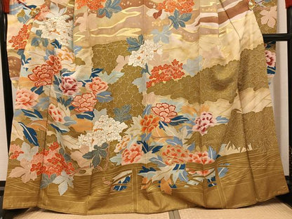 平和屋着物●豪華振袖　駒刺繍　草花文　金彩　正絹　逸品　AABL1226ph