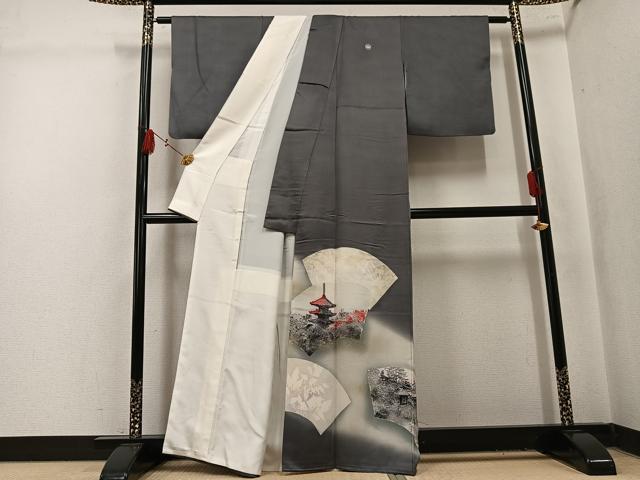 平和屋着物●日展作家　山本唯与志　レリーフ染　色留袖　地紙風景文　暈し染め　金彩　銀通し地　正絹　逸品　AABL1290ph