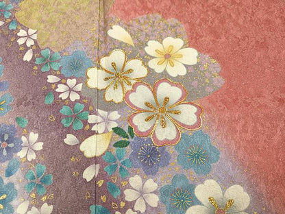 平和屋着物●豪華振袖　駒刺繍　舞花文　暈し染め　金彩　銀通し地　正絹　逸品　AABL1325ph