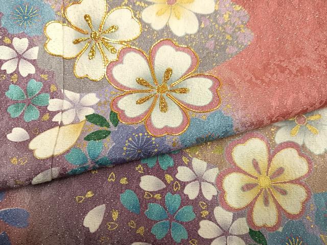 平和屋着物●豪華振袖　駒刺繍　舞花文　暈し染め　金彩　銀通し地　正絹　逸品　AABL1325ph