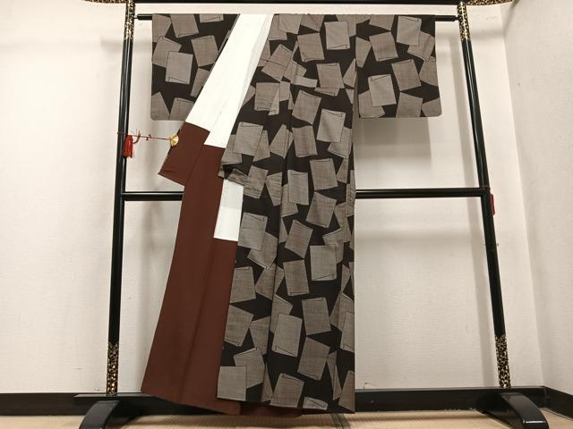 平和屋着物●本場大島紬　9マルキ　地空き　色紙文　正絹　逸品　AABL1662ph