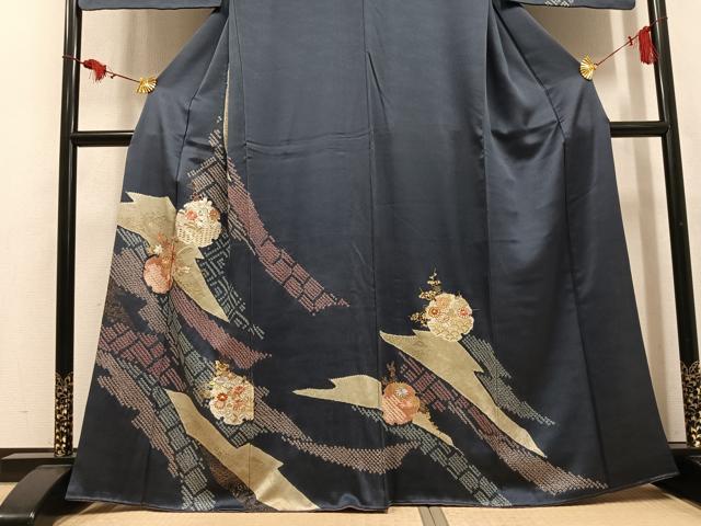 平和屋着物●創業460年・千總　訪問着　刺繍　絞り　雪輪草花文　金彩　正絹　逸品　AABL1670ph